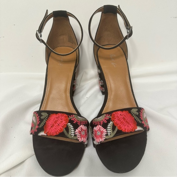 Mari A. Black Fabric Floral Embroidered “Maddy” Chunk Heel Strap Sandal 7 - Picture 3 of 12